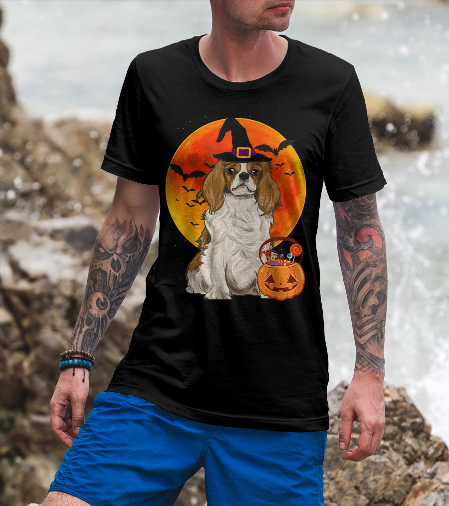 Halloween Cavalier Charles Spaniel With Pumpkin And Bats T-Shirt