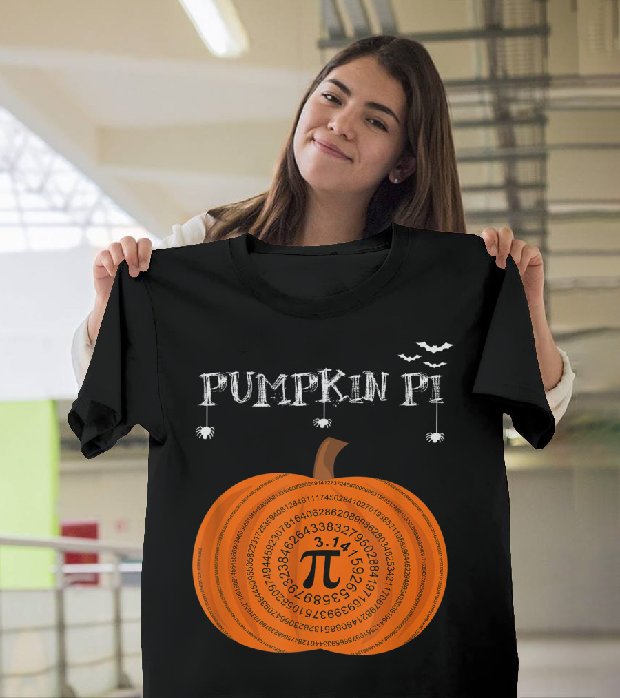 Pumpkin Pi Halloween Math Teachers Pumpkin With Pi Symbol And Bats T-Shirt