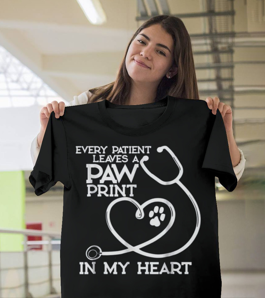 Every Patient Leaves a Paw Print in My Heart T-Shirt