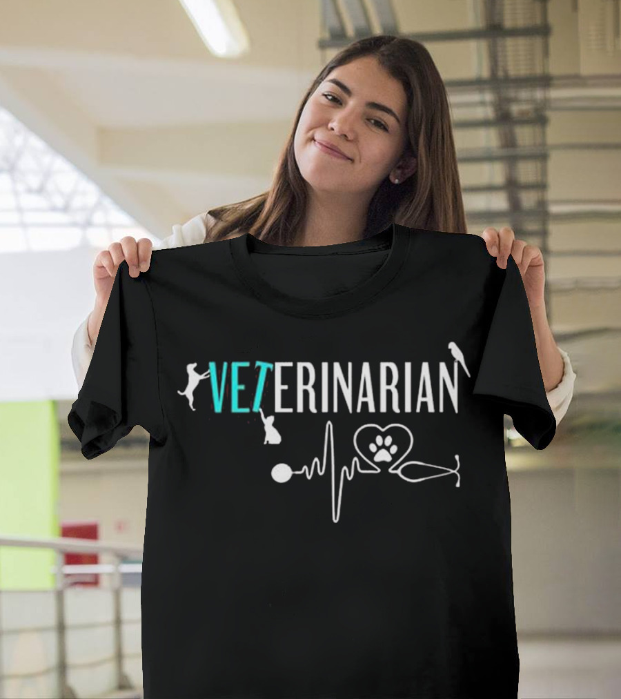 Veterinarian Stethoscope Heartbeat Pawprint Veterinary Physicians Vet T-Shirt