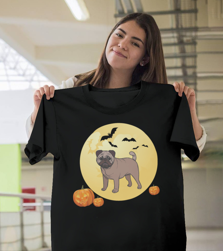 Pug Dog and Moon Halloween Pumpkin Bats T-Shirt