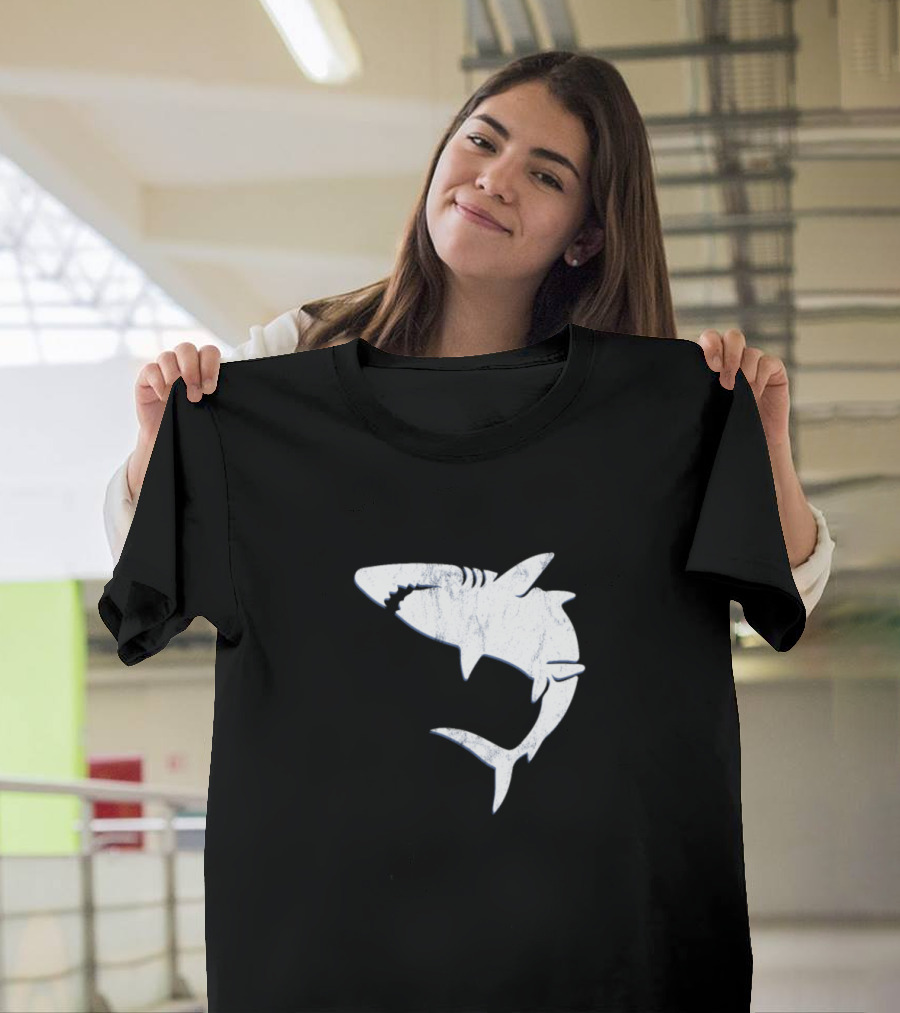 Shark Vintage Distressed Look Retro Aesthetic Oceanic T-Shirt