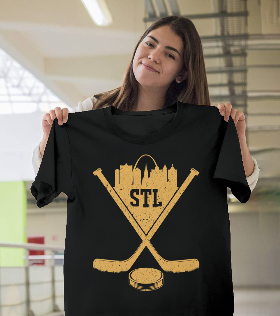 Vintage STL Saint Louis Missouri Skyline Hockey T-Shirt