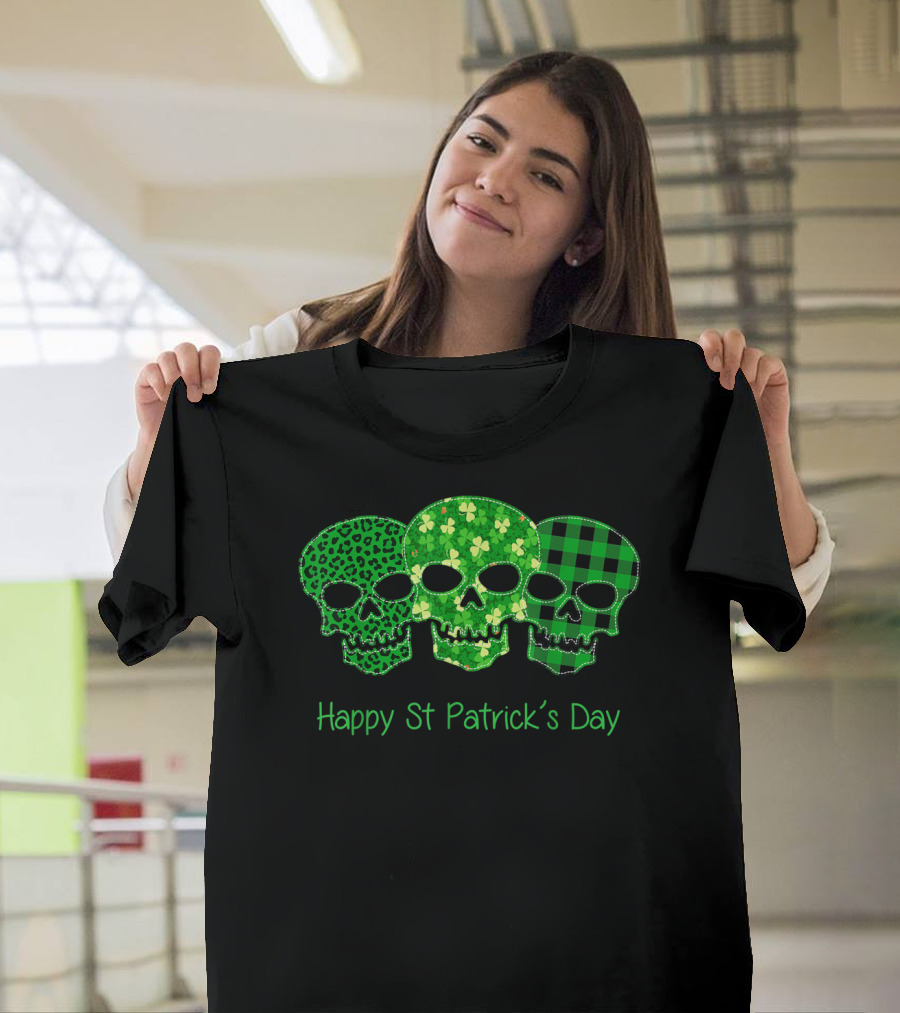 Happy St Patrick's Day Leopard Plaid Shamrock Skulls T-Shirt