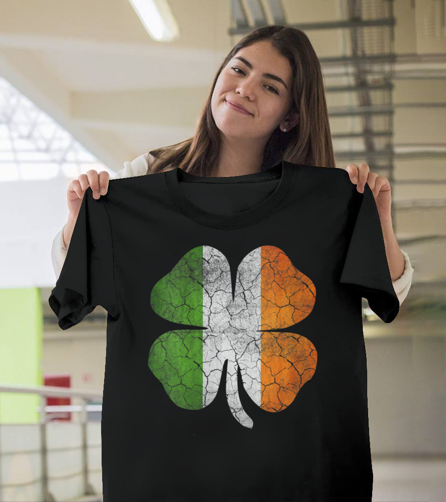 Vintage Irish Shamrock Distressed Flag Colors T-Shirt