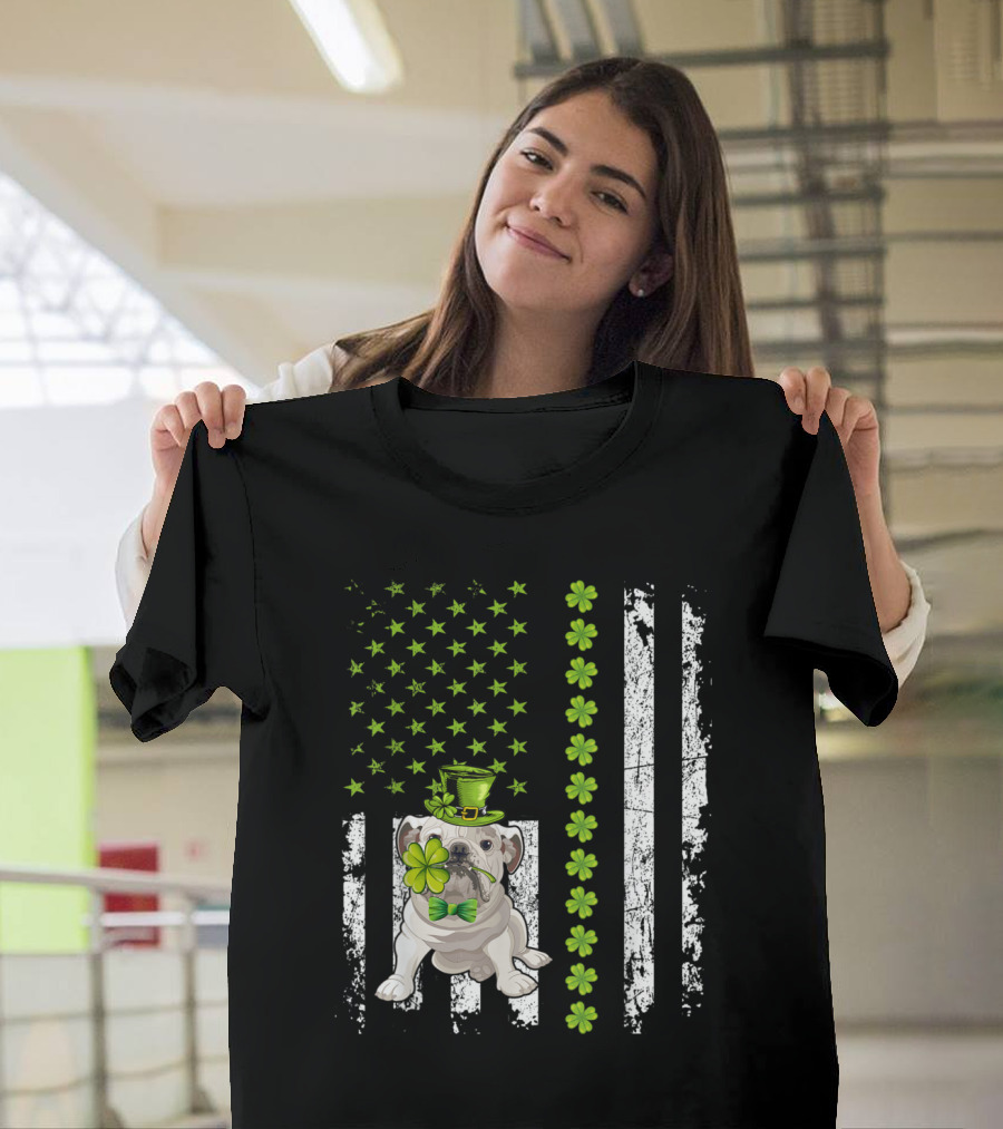 Vintage St. Patrick's Day English Bulldog with Shamrock and Hat T-Shirt