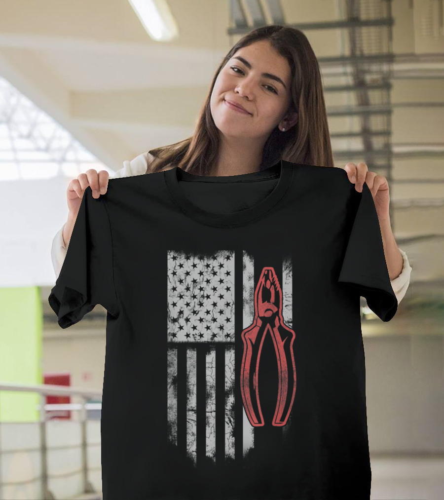 American Flag Pliers Electricity Tool USA T-Shirt