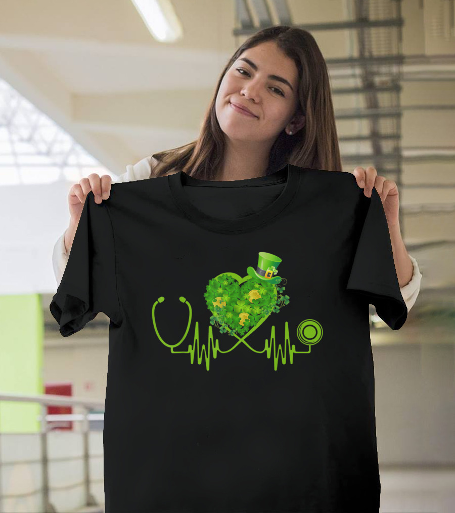 Nurse Stethoscope Heartbeat Irish Shamrock St Patricks Day Hat T-Shirt