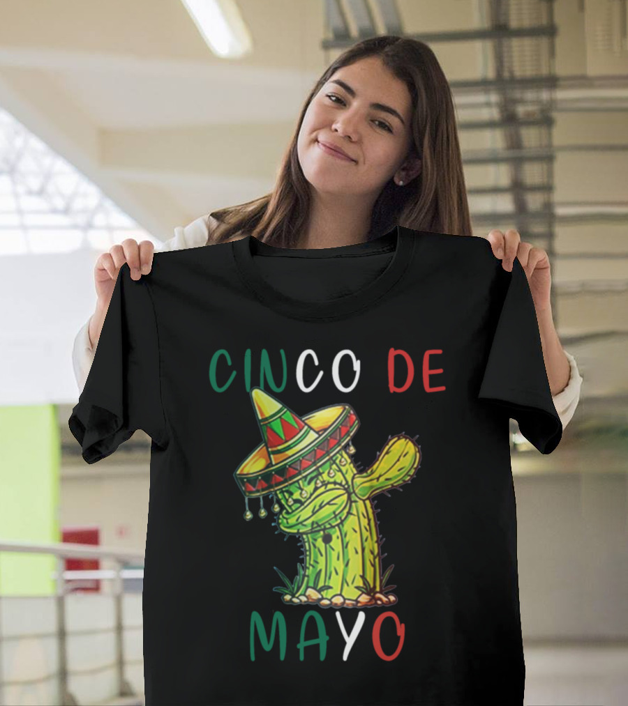 Cinco De Mayo Dabbing Cactus with Sombrero T-Shirt