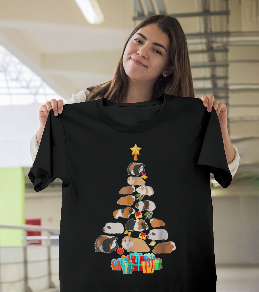 Christmas Guinea Pig Tree with Star and Presents T-Shirt