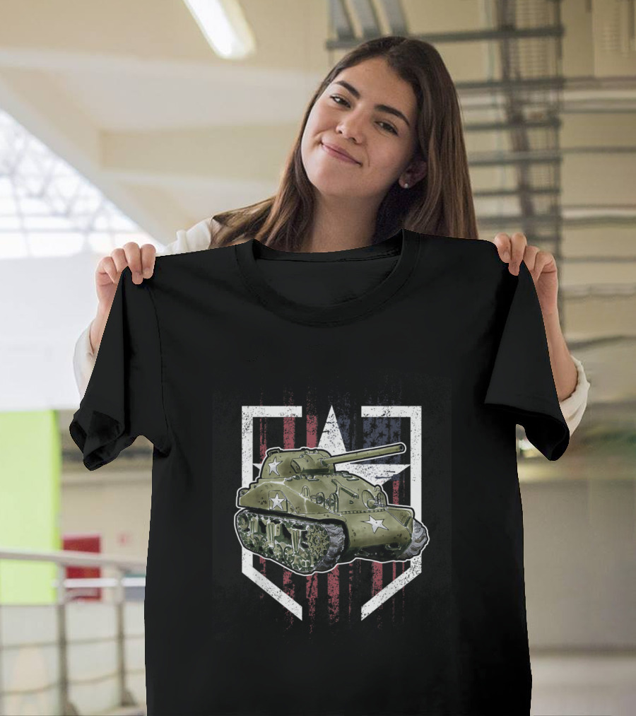 Sherman M4A1 WWII Tank Overlaid on Distressed USA Flag with Vintage White Star Emblem T-Shirt