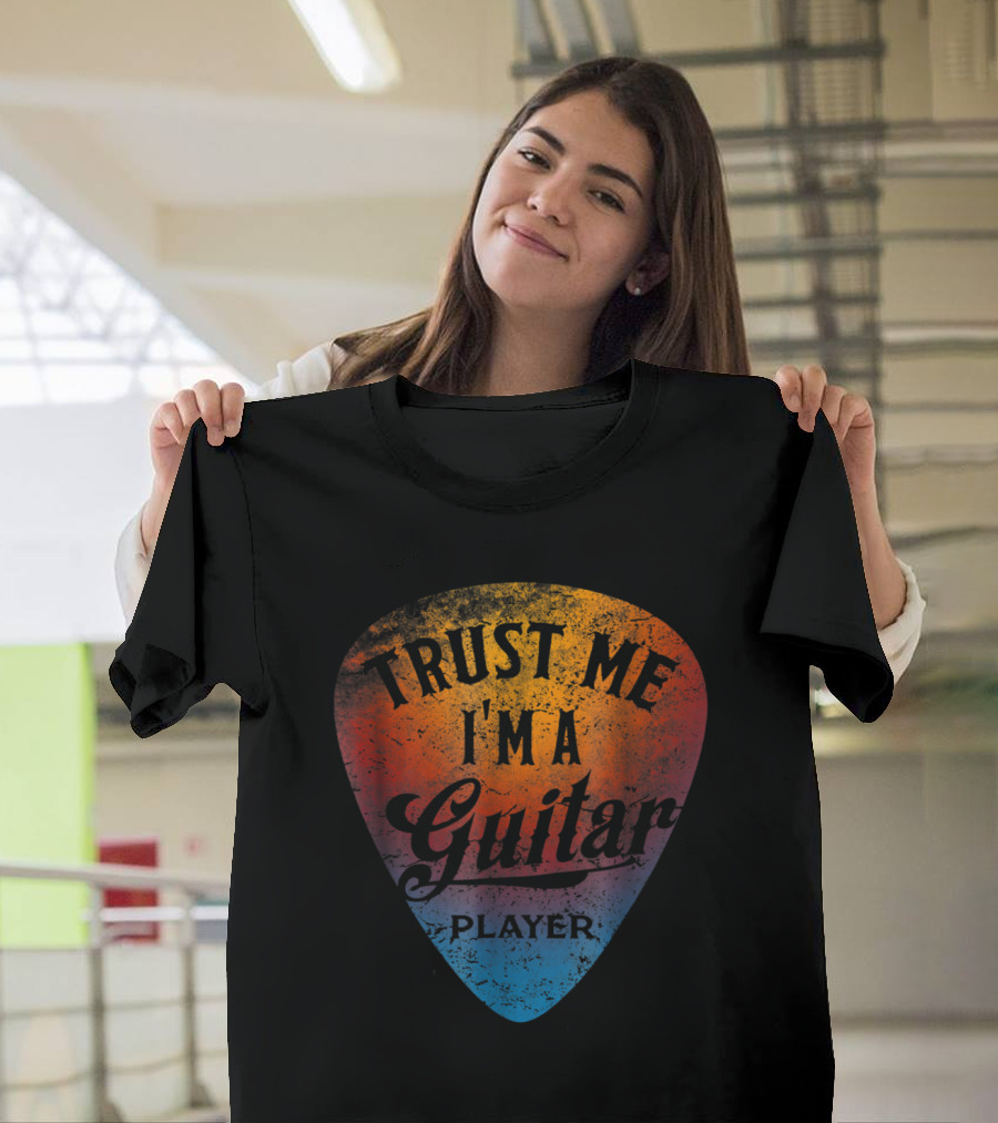 Trust Me I'm a Guitar Player Vintage Gradient Pick T-Shirt