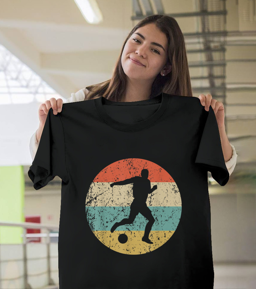 Soccer Vintage Silhouette Retro Distressed Circle Running Player T-Shirt