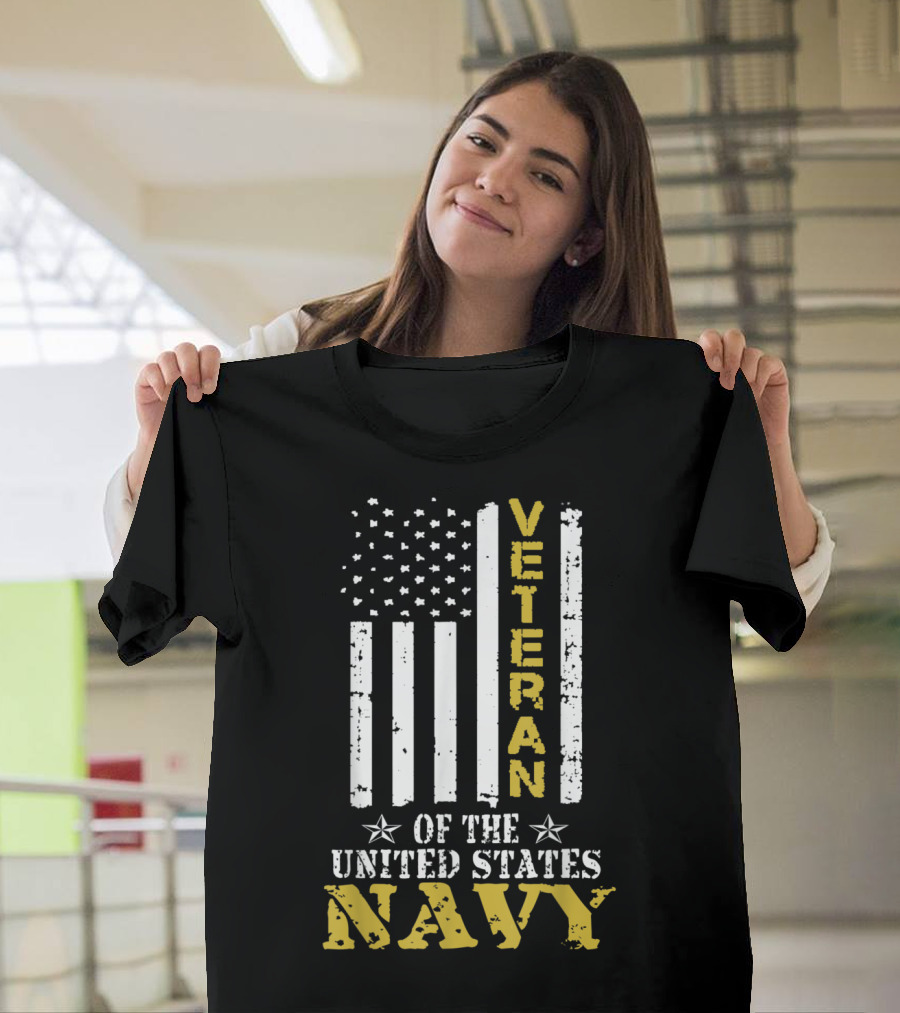 Veteran of the United States Navy US Flag T-Shirt