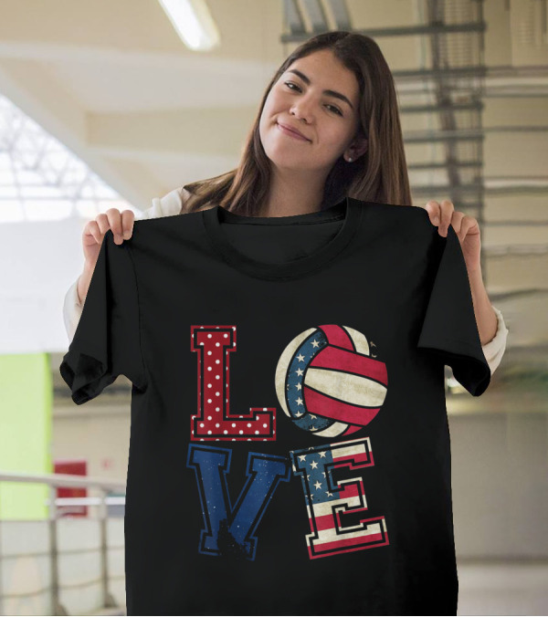 LOVE Volleyball USA Flag Patriotic American Volleyball Lover T-Shirt