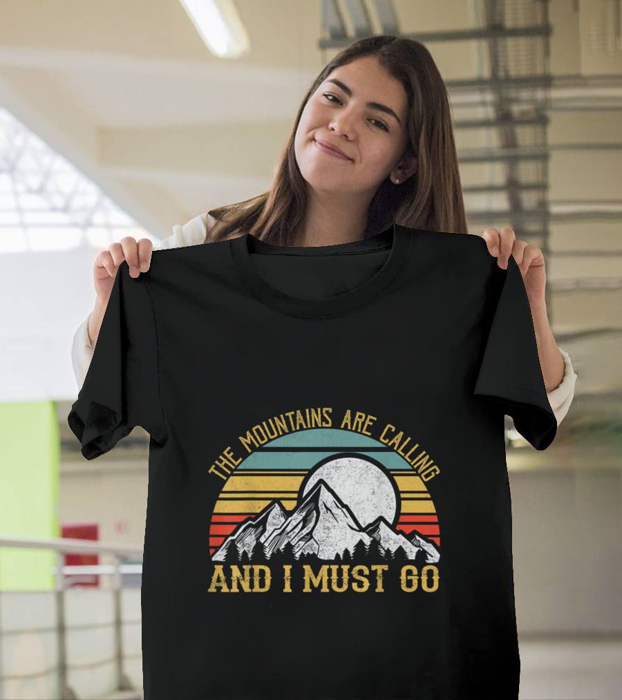Vintage The Mountains Are Calling And I Must Go Retro Sunset Mountain T-Shirt