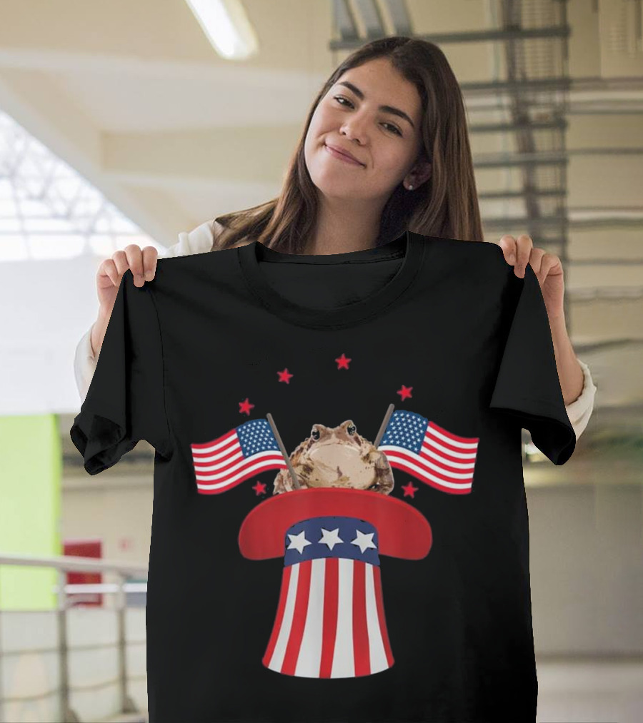 Magic Frog In Patriotic Hat With Flags For 4th Of July T-Shirt