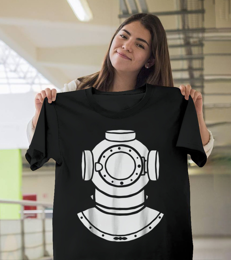 Scuba Diving Helmet Deep Sea Snorkeling Vintage Marine Exploration T-Shirt