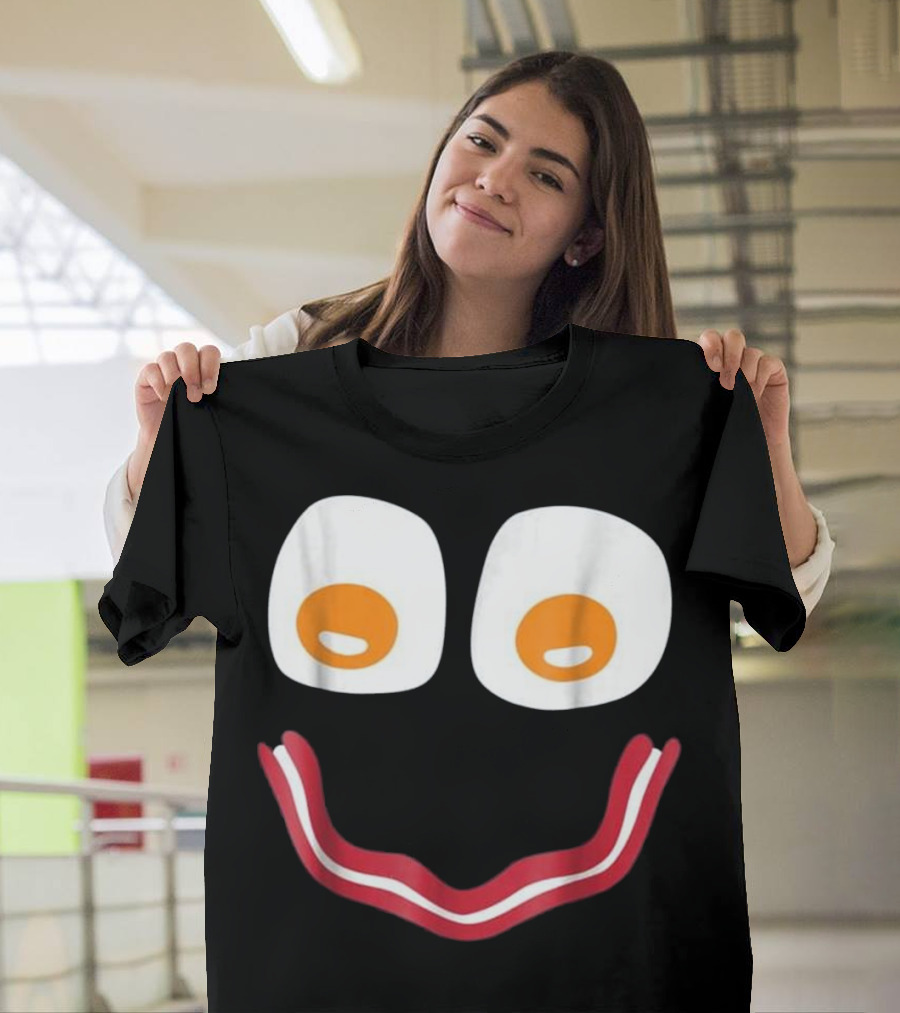 I Love Bacon and Eggs Funny Face Smiley Breakfast T-Shirt