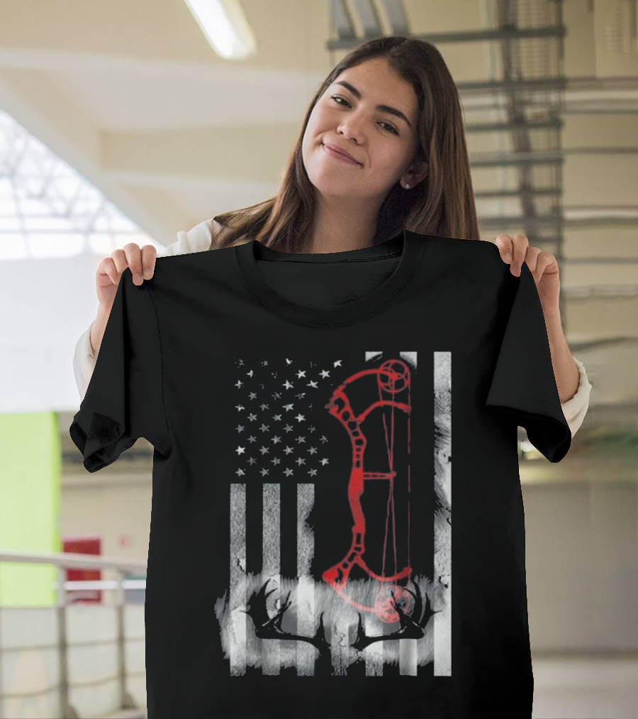 US Flag Bow Deer Hunting Hunter T-Shirt