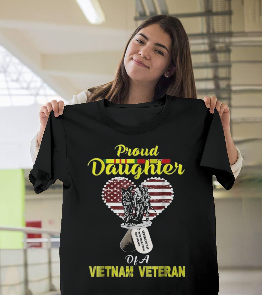 Proud Daughter of a Vietnam Veteran Soldiers American Flag Heart Dog Tags T-Shirt