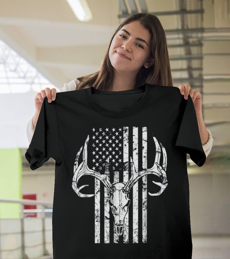 American Flag Deer Skull Hunting T-Shirt