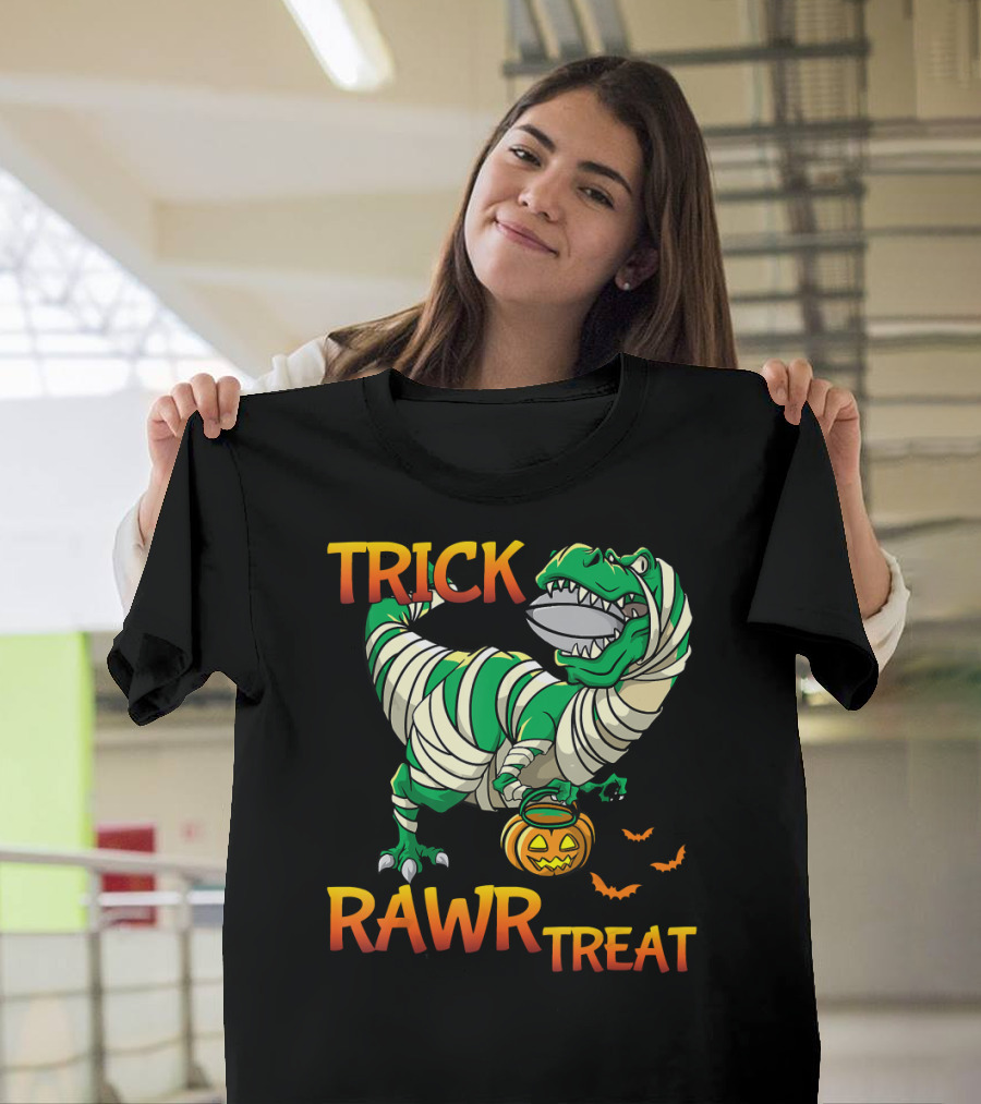 Trick Rawr Treat Rex Dinosaur Mummy with Pumpkin and Flying Bats T-Shirt