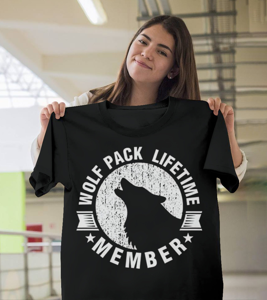 Lifetime Wolf Pack Member Distressed Howling Wolf T-Shirt