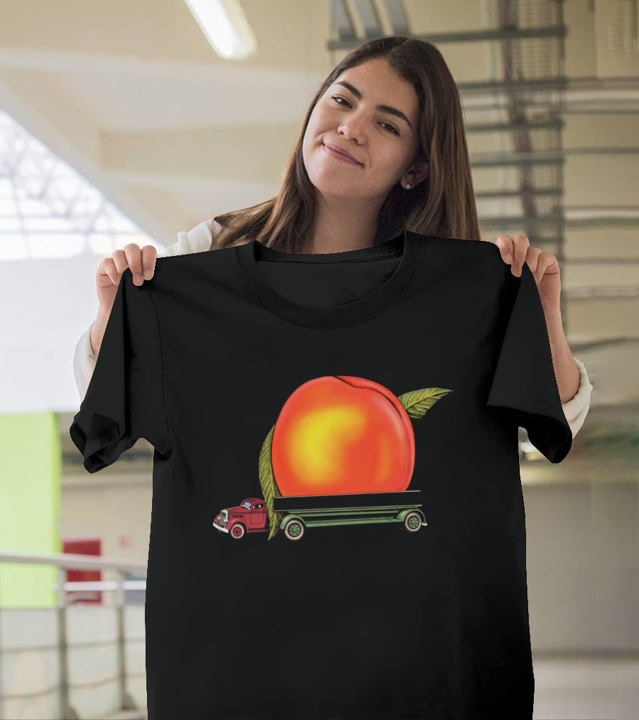 Tabb 24 Giant Peach Truck Vintage Style T-Shirt