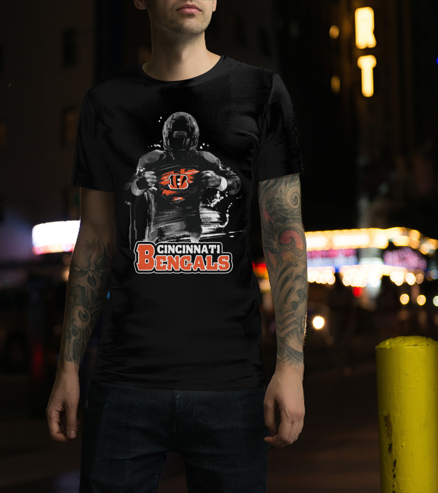 Cincinnati Bengals B Icon Football Player Splash Effect T-Shirt