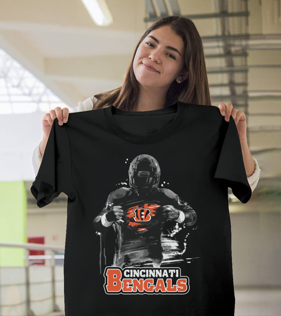 Cincinnati Bengals B Icon Football Player Splash Effect T-Shirt