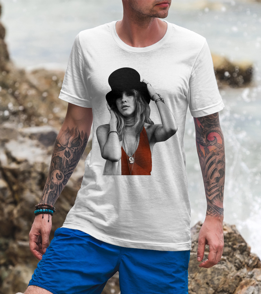 Vintage Style Woman With Hat And Jewelry T-Shirt