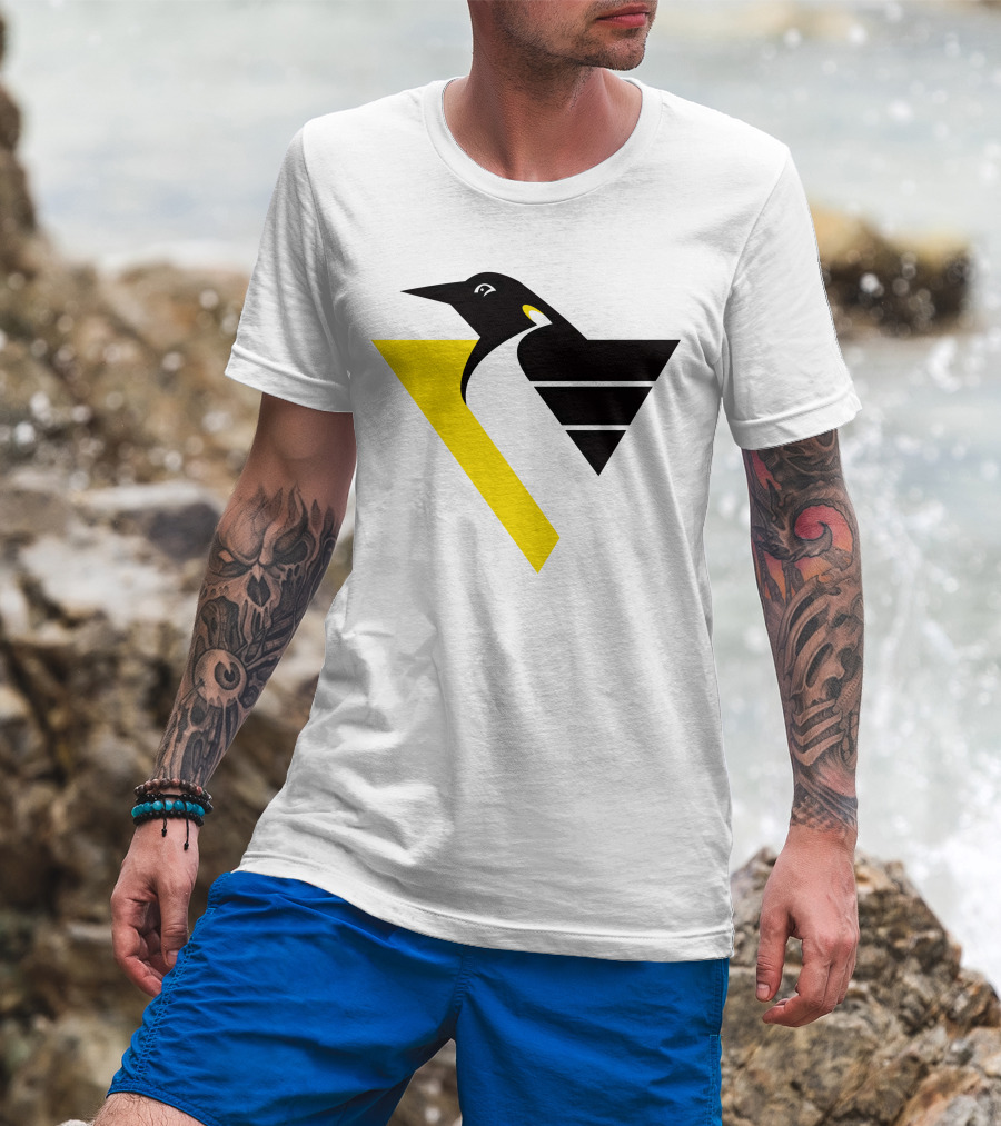 Pittsburgh Penguins Retro Penguin Triangles T-Shirt