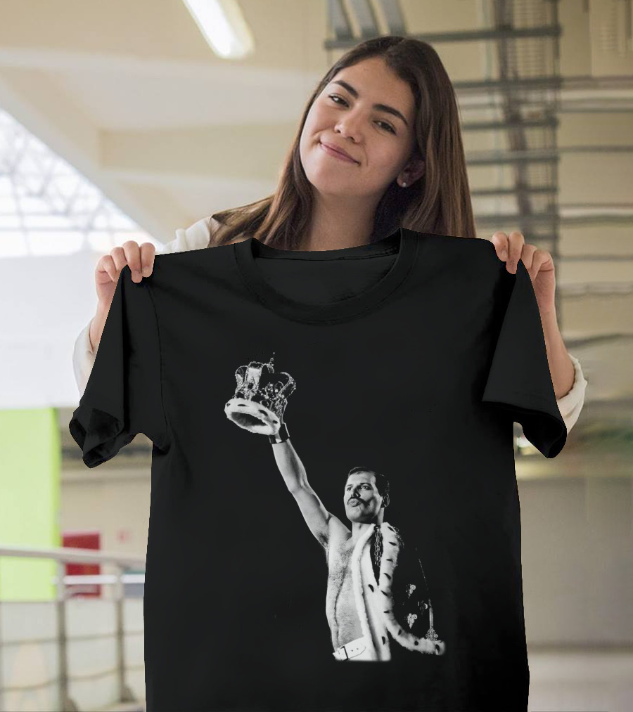 Qun Freddie Mercury Raising Crown Iconic Moment T-Shirt