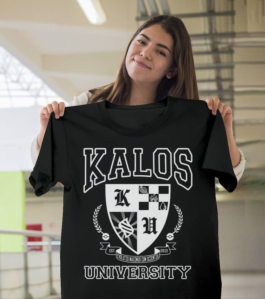 Kalos University Est. 2013 Evolutio Maximus Cum Scientia Crest T-Shirt