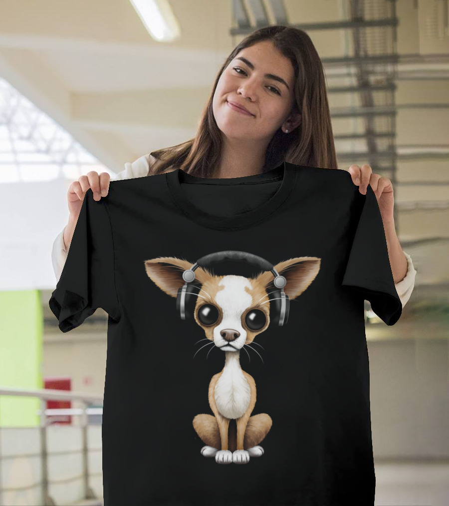 Cute Chihuahua DJ Puppy Dog Wearing Headphones T-Shirt