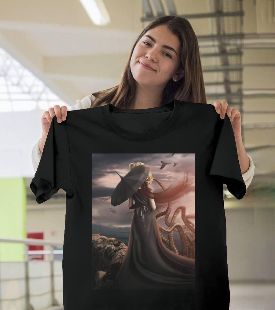 Girl In Black With Octopus and Ocean风景 T-Shirt