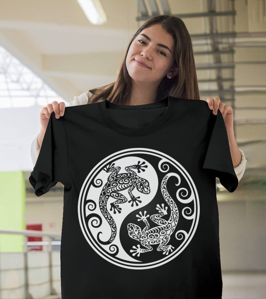Black White Yin Yang Geckos Spiral T-Shirt