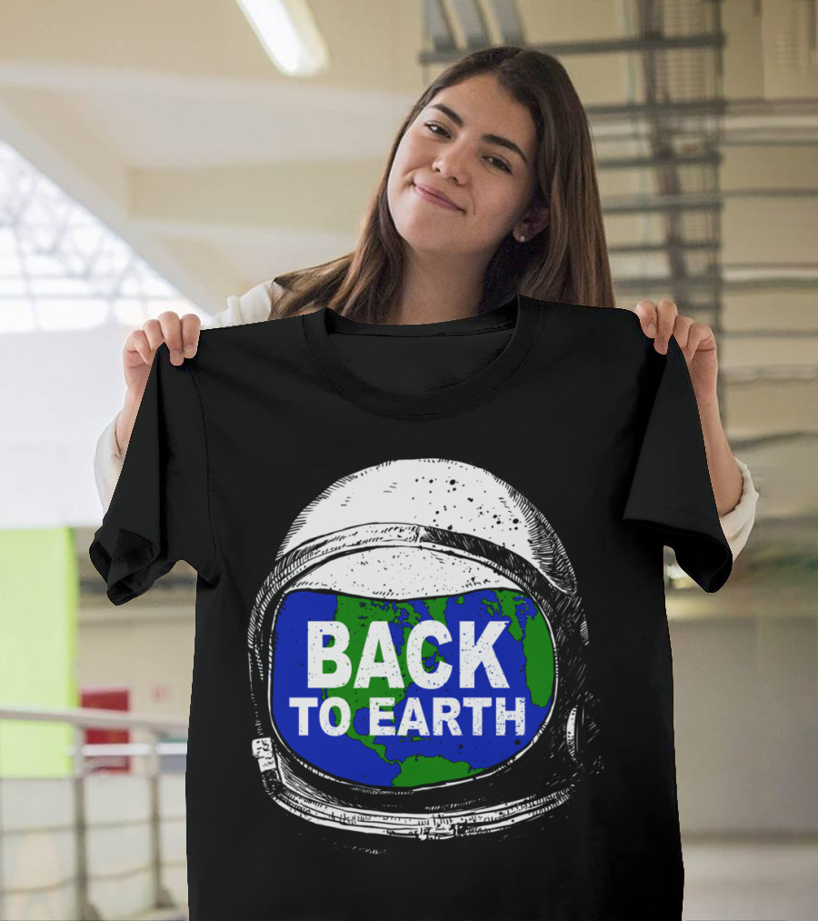 BACK TO EARTH Astronaut Helmet with Earth Map Visor T-Shirt