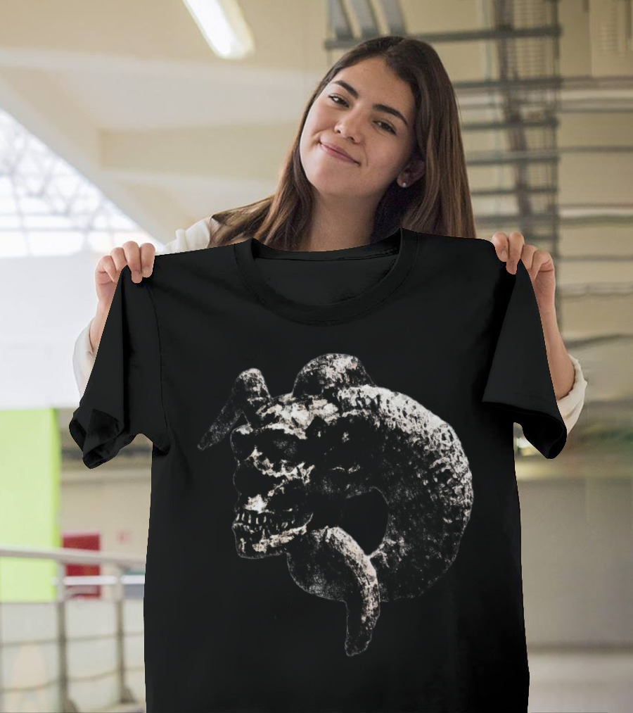 Ram Man Skull Grunge Style Skull and Horn T-Shirt