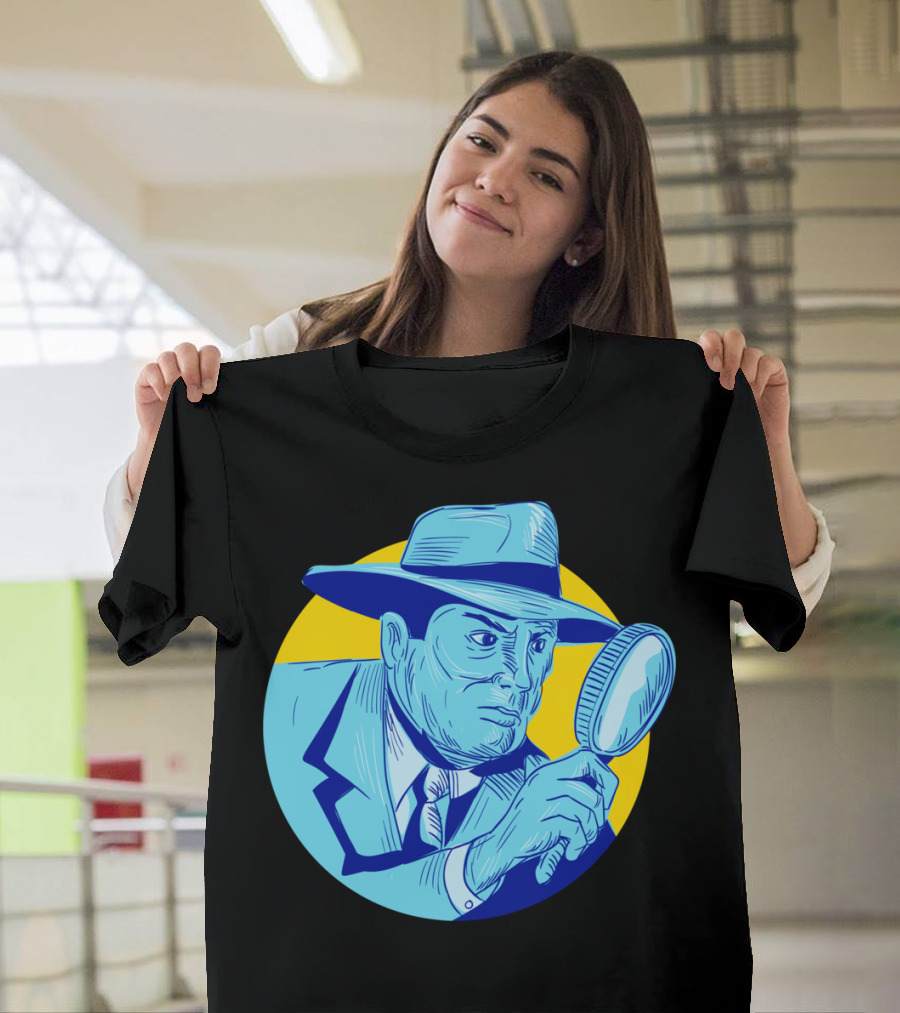 Detective Holding Magnifying Glass Circle Drawn T-Shirt