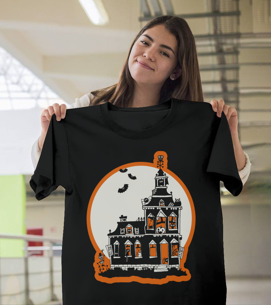 Vintage Style Happy Haunted House with Bats and Pumpkins T-Shirt