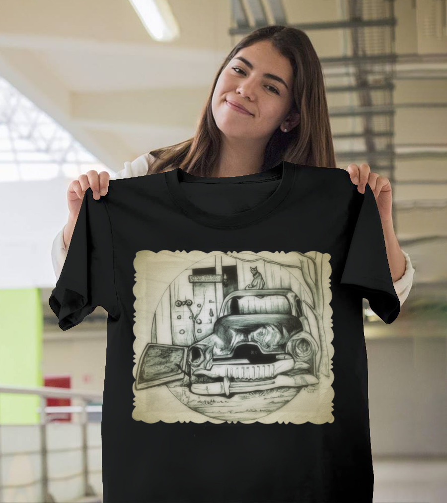 Rusty Vintage Car with Cat in Front of Old Garage Sketch T-Shirt