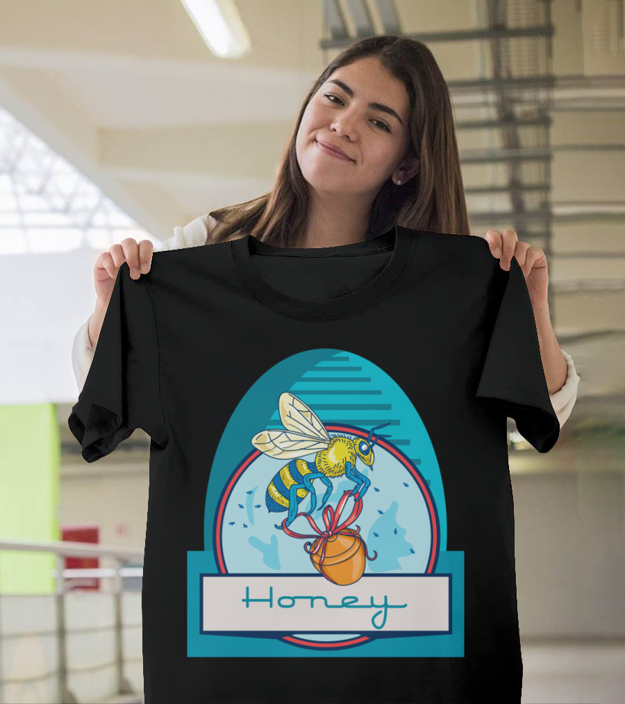 Bee Honey Pot With Honeycomb Circle T-Shirt