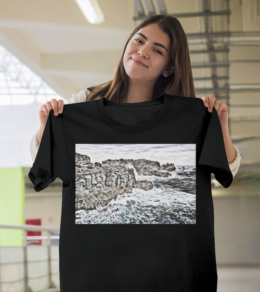 The Great Sea Rocky Coastline and Waves T-Shirt