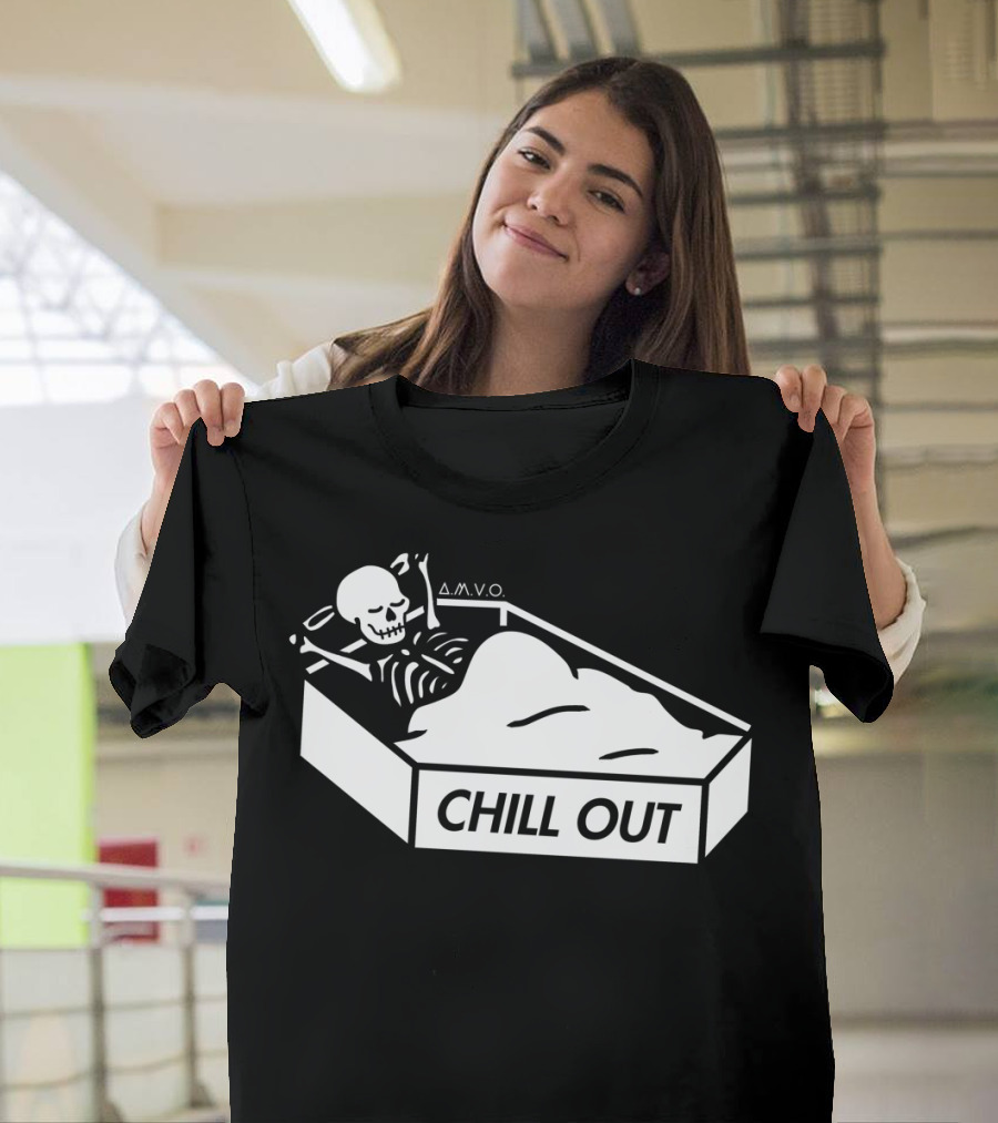CHILL OUT Skeleton Relaxing in Coffin AMVO T-Shirt
