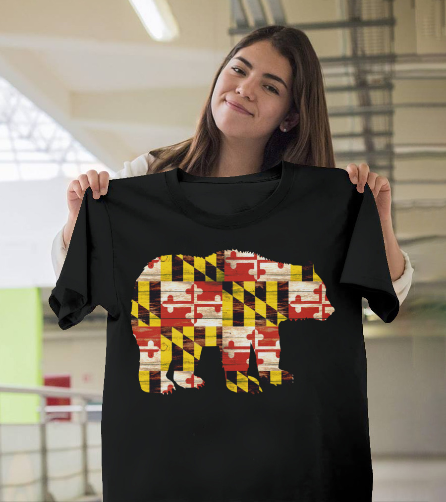 Maryland Flag Bear Silhouette Wood Texture T-Shirt