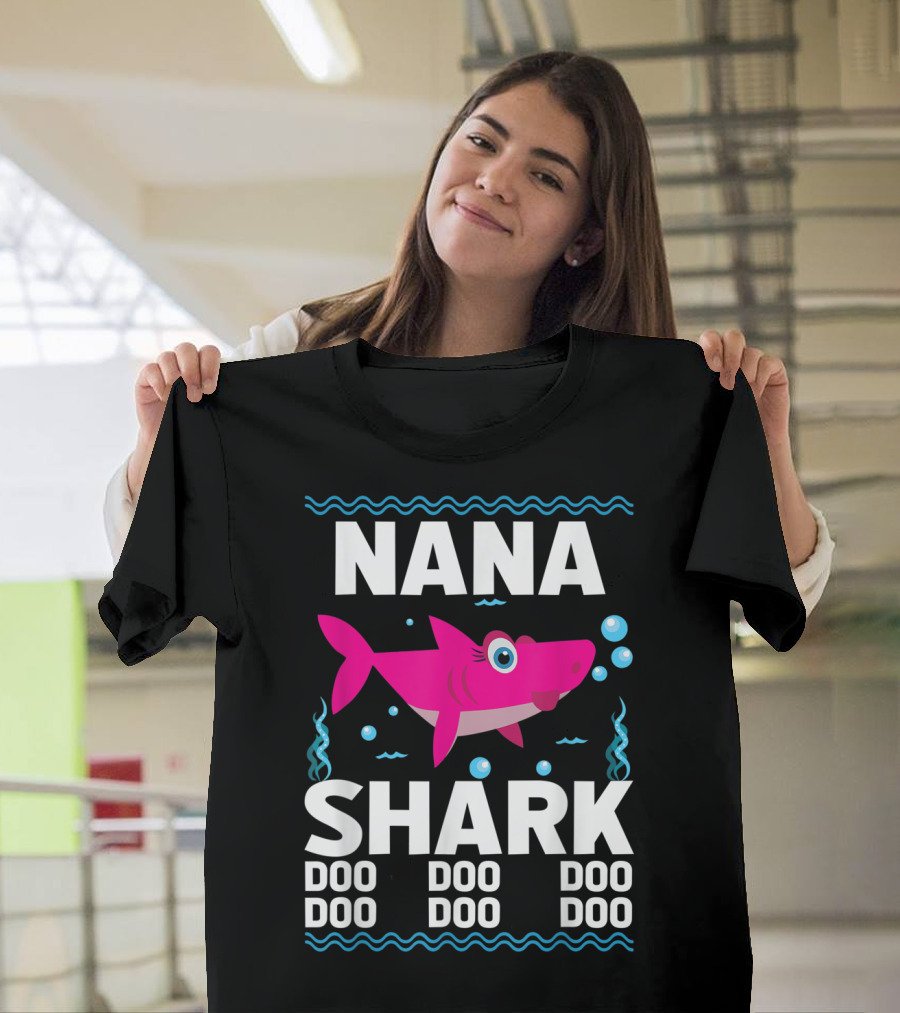 Nana Shark Doo Doo Funny Kids Baby Daddy Video T-Shirt
