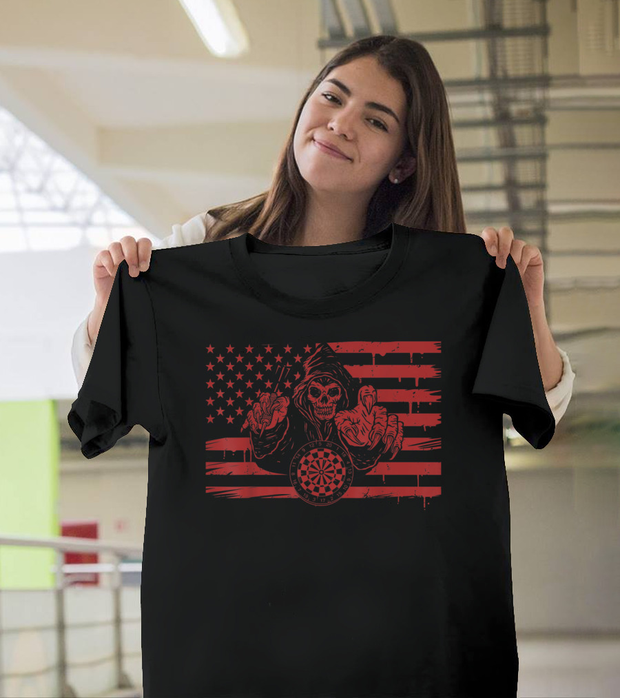 Skull Darting with Red Vintage US Flag for Dart Lovers T-Shirt