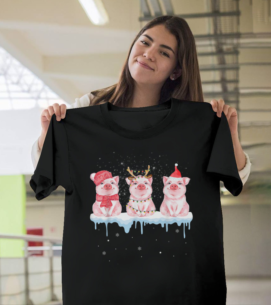 SANTA REINDEER PIGS SNOW FUNNY FARMING HOLIDAY FROSTY FESTIVE T-Shirt